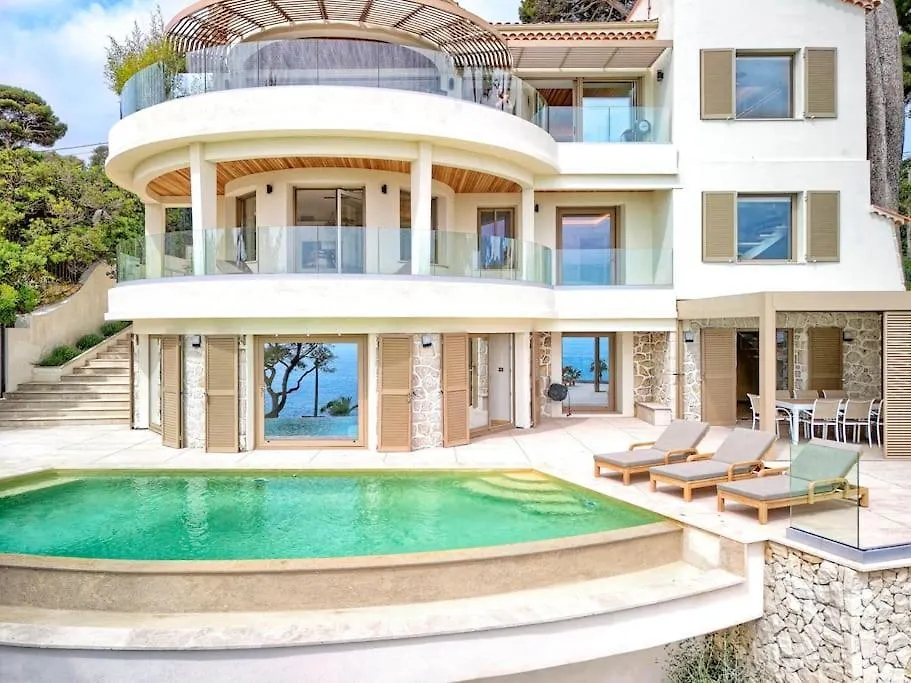 La Rocaille Villa Antibes 0*,